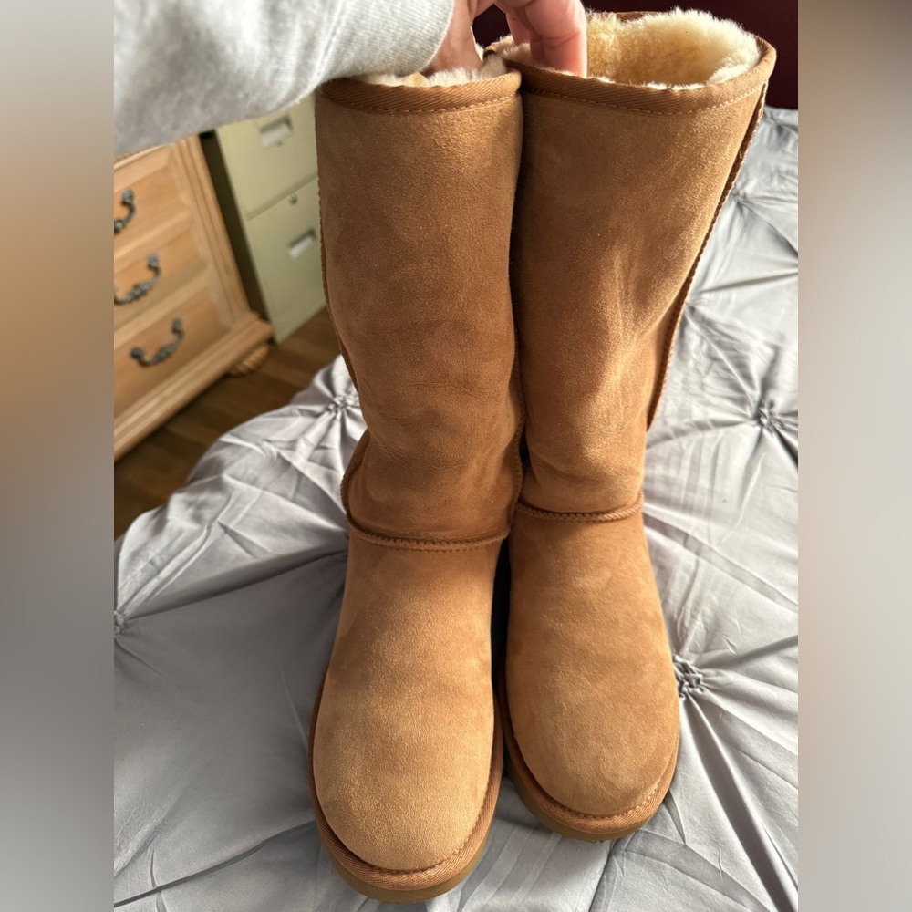 UGG Women's Tan Winter Boots